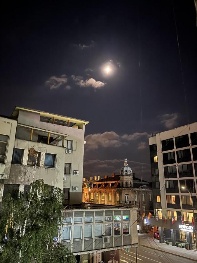 Center Retro Apartment Ni Esterno foto